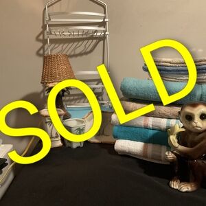 Tropical Decor Set with Monkey Figurine and Towels